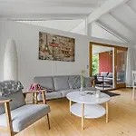 3 Bedroom Lovely In Melby
