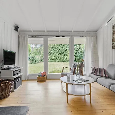 3 Bedroom Lovely In * Melby